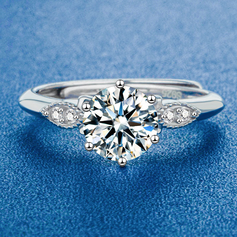 Vintage-Inspired  Silver Round-Cut Ring