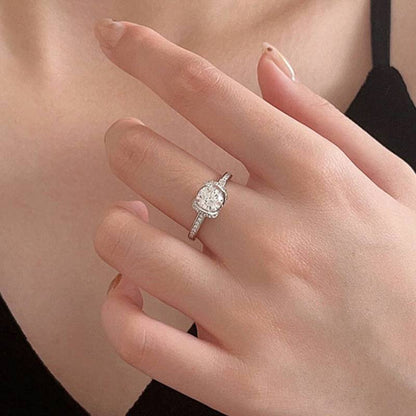 Yana Moissanite Ring