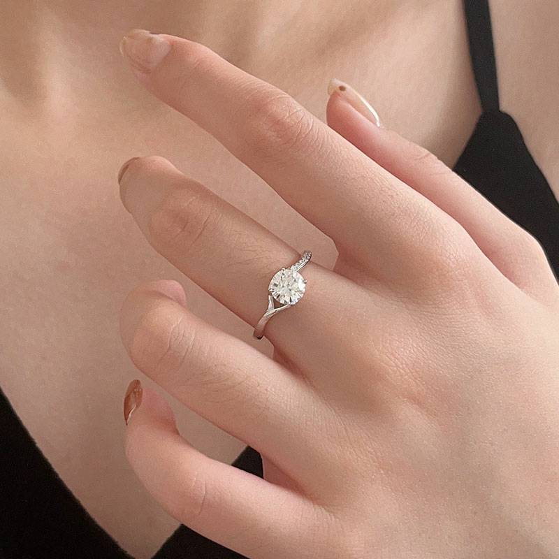 Anna Moissanite Ring