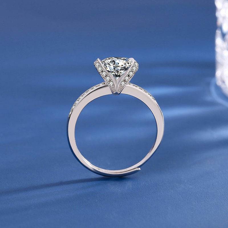 Yana Moissanite Ring