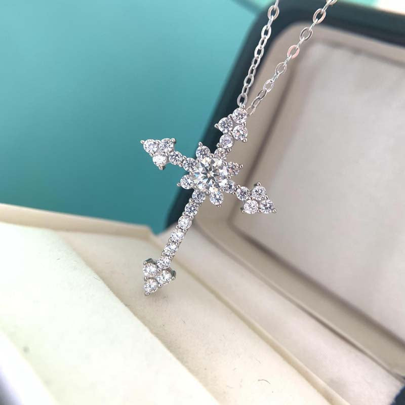 Silver Embrace Necklace